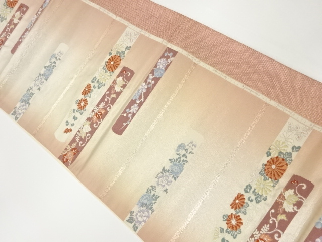 変わり横段に花々模様織出し袋帯